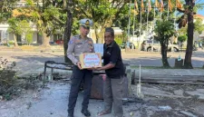 Satlantas Polres Barru Salurkan Bantuan Sosial untuk Warga Kurang Mampu Jelang Hari Bhayangkara ke-80