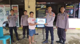 Saat Api Meluluhlantakkan Rumah, Kepedulian Polsek Pujananting Menguatkan Korban