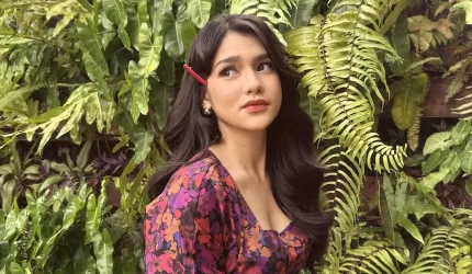 DAVINA KARAMOY DIPERIKSA POLISI TERKAIT KASUS HANANIA TRAVEL YANG MERUGIKAN RIBUAN JEMAAH UMRAH, BERIKUT ADALAH FAKTA TERBARUNYA. (FOTO: INSTAGRAM @DAVINAAKARAMOY)