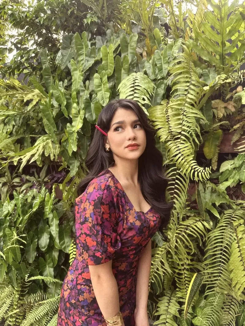 Davina Karamoy diperiksa polisi terkait kasus Hanania Travel yang merugikan ribuan jemaah umrah, berikut adalah fakta terbarunya. (Foto: Instagram @davinaakaramoy)