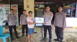 Saat Api Meluluhlantakkan Rumah, Kepedulian Polsek Pujananting Menguatkan Korban