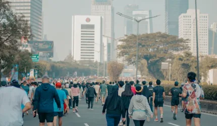 ILUSTRASI. CFD RASUNA SAID MULAI BERLAKU RUTIN. KETAHUI JAM OPERASIONAL, RUTE ALTERNATIF, TITIK PARKIR, DAN TIPS BERKUNJUNG NYAMAN. (FOTO: UNSPLASH)