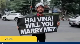 Viral! Pria Lamar Kekasih di Lampu Merah, Reaksi Pengendara Bikin Heboh