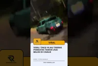 Viral! Taksi Hijau Tabrak Pembatas Taman Usai Belok di Cisauk