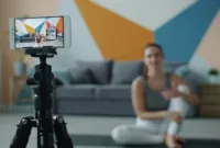 Ilustrasi. Berikut adalah aturan baru OJK bagi financial influencer melalui POJK 6 Tahun 2026 untuk melindungi konsumen. (Foto: Unsplash)