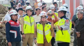 Kapolres Barru Dampingi Bupati Tinjau Proyek Sekolah Rakyat