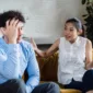 4 Penyebab Pasangan Sulit Diajak Deep Talk