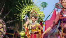 Ketahui jadwal Banyuwangi Ethno Carnival 2026, tema, lokasi, dan rangkaian kegiatannya melalui ulasan ini. (Foto: Dok Banyuwangi kab) 