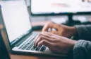 Temukan contoh proposal kegiatan lomba 17 Agustus yang lengkap di sini. (Foto: Unsplash)