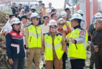 Kapolres Barru Dampingi Bupati Tinjau Proyek Sekolah Rakyat