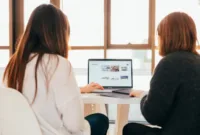 Ketahui cara membuat Twibbon MPLS dengan mudah dan menarik untuk menyambut peserta didik baru berikut ini. (Foto: Unsplash)