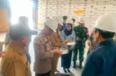 Polres Barru bersama Badan Pangan Nasional, Bulog, pemerintah daerah, TNI, dan stakeholder terkait mengecek kualitas serta kuantitas.