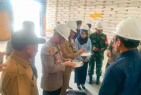 Polres Barru bersama Badan Pangan Nasional, Bulog, pemerintah daerah, TNI, dan stakeholder terkait mengecek kualitas serta kuantitas.