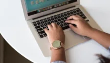 Ingin tahu masuk desil berapa? Simak kriteria desil 1 sampai 10, faktor penilaiannya, serta cara cek desil melalui situs resmi Cek Bansos. (Foto: Unsplash)