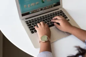 Mengenal Kriteria Desil 1 sampai 10 Terbaru, Cek Tingkat Kesejahteraan dan Cara Melihatnya Ingin tahu masuk desil berapa? Simak kriteria desil 1 sampai 10, faktor penilaiannya, serta cara cek desil melalui situs resmi Cek Bansos. (Foto: Unsplash)