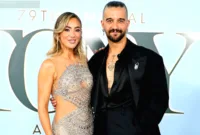 Penyanyi dan penulis lagu BC Jean Ballas tampil dengan gaya kasual di industri musik.