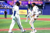 Junior Caminero saat merayakan walk-off home run untuk Tampa Bay Rays melawan Oakland A's.