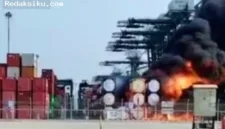 Kebakaran hebat melanda area penyimpanan peti kemas di Terminal NPCT 1 Pelabuhan Tanjung Priok pada Senin, 21 September 2026.