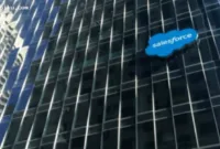 Ilustrasi sistem AI Koa dari Salesforce untuk membantu agen AI memahami alur kerja bisnis kompleks.