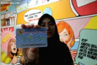 Bikin KTP Langsung — Ilustrasi pembuatan KTP dan rekening bank otomatis oleh pemerintah Indonesia