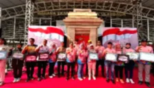 Pemerintah Kabupaten Gresik memberikan apresiasi kepada 11 atlet berprestasi di SEA Games 2025.