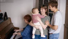 Film drama terbaru karya Dardenne Brothers berjudul Young Mothers kini hadir dalam rilisan fisik Blu-ray.