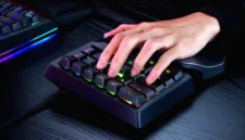 Razer resmi meluncurkan perangkat gaming keypad Tartarus V2 Pro yang dilengkapi 31 tombol dan TMR thumbstick.