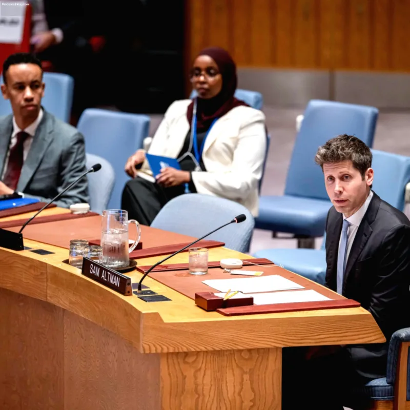 Regulasi Global — Sam Altman dan Dario Amodei berbicara di depan Dewan Keamanan PBB mengenai regulasi AI global.