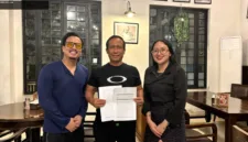 Tim kuasa hukum Dokter Mufida dan Ari PM mendesak pihak kepolisian untuk bersikap profesional dalam menangani kasus mereka.