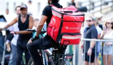 DoorDash sepakat membayar denda sebesar Rp2 triliun terkait kasus upah kurir di New York City.