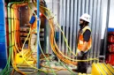 Pemerintah mulai membahas urgensi mekanisme tombol darurat untuk mematikan sistem kecerdasan buatan yang tidak terkendali.