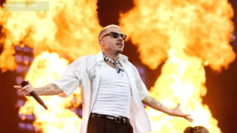 Macklemore Donasikan Rp17 — Rapper Amerika Serikat Macklemore mendonasikan pendapatan dari tur Ed Sheeran untuk bantuan kemanusiaan Palestina.