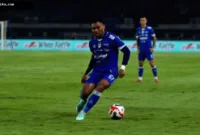 Saddil Ramdani Hengkang — Gelandang serang Persib Bandung Saddil Ramdani yang dirumorkan pindah ke Persebaya