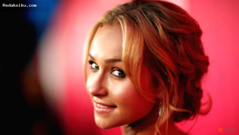 penyebab kematian Hayden Panettiere — Aktris Hayden Panettiere dalam sebuah acara penghargaan formal