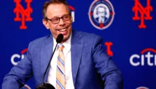 Howie Rose mengakhiri karier panjangnya sebagai penyiar ikonik New York Mets dalam siaran pertandingan terakhir yang penuh haru.