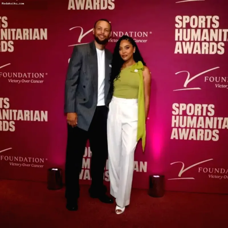 Pameran khusus Stephen Curry Beyond the Arc di Naismith Basketball Hall of Fame, Springfield, Massachusetts.