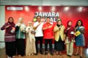 J&T Express memberikan apresiasi kepada para pelaku UMKM pemenang program Jawara Lokal untuk mendorong pertumbuhan ekonomi digital.