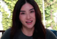 Pengacara Sarwendah — Chris Sam Siwu saat memberikan klarifikasi terkait isu perpindahan dukungan hukum dalam kasus Ruben Onsu dan Sarwendah