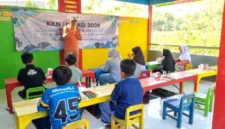 Mahasiswa KKN 292 UNS menggelar lomba seni literasi untuk meningkatkan kreativitas anak di Desa Tawangsari.