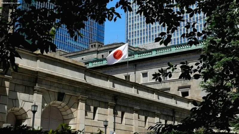 kenaikan suku bunga — Gubernur Bank of Japan Kazuo Ueda saat memberikan pernyataan mengenai kebijakan moneter di Tokyo.