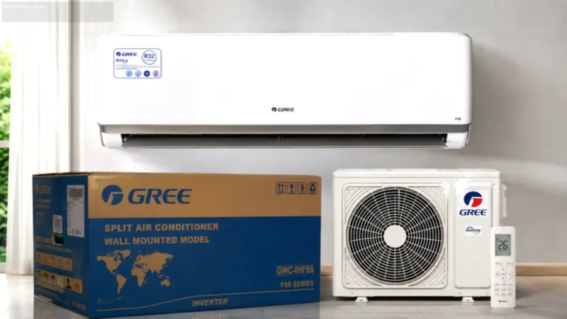 Unit AC Gree F5S Inverter terpasang di dinding ruangan rumah yang modern.