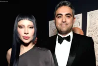 Lady Gaga Melahirkan — Lady Gaga dan tunangannya Michael Polansky menyambut kelahiran anak pertama mereka