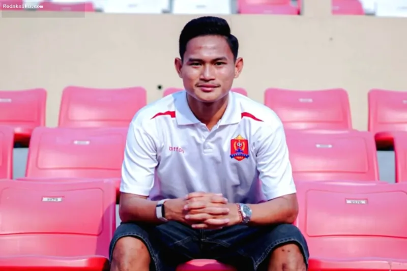 Hanif Sjahbandi resmi kembali memperkuat Arema FC di bursa transfer Super League 2026/2027.