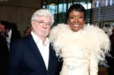 Mellody Hobson dikenal sebagai pemimpin bisnis terkemuka sekaligus istri dari pembuat film George Lucas.