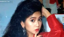 Vina Panduwinata membagikan koleksi foto asli masa mudanya dari era 1980-an tanpa menggunakan bantuan AI.