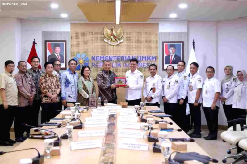 Wali Kota Blitar saat bertemu Wakil Menteri UMKM di Jakarta untuk membahas bantuan modal bagi 18 ribu pelaku usaha.