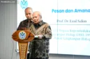 Emil Salim dikenal atas transformasi pemikirannya dalam menjaga kelestarian lingkungan hidup di Indonesia.