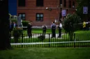 Garis polisi mengamankan lokasi penembakan remaja 14 tahun di kawasan Edgemere, Queens, New York City.