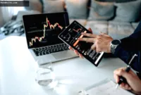 Cut Loss Hold — Grafik pergerakan saham dan portofolio investasi investor yang sedang menghadapi penurunan harga.