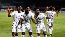Pertandingan Pegadaian Championship antara Semen Padang FC dan PSIS Semarang berakhir imbang dengan skor 1-1.